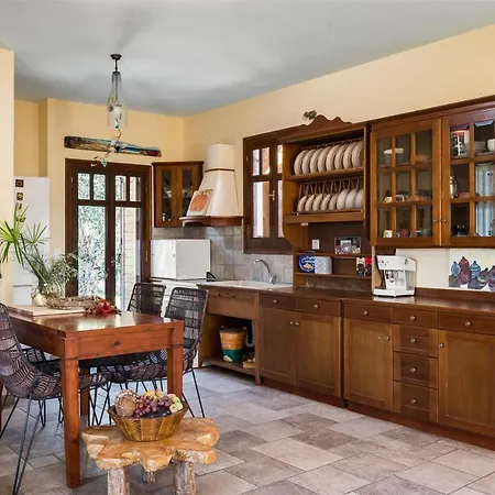 Beachfront Meliti Villa