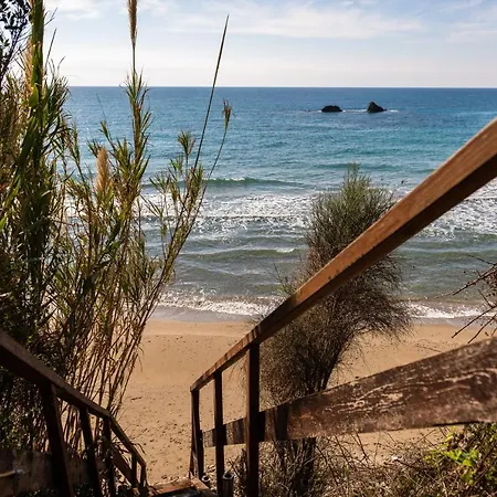 וילה Beachfront Meliti Ágios Matthaíos
